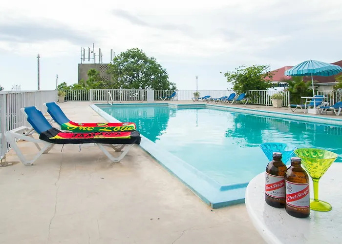 Club Hotel